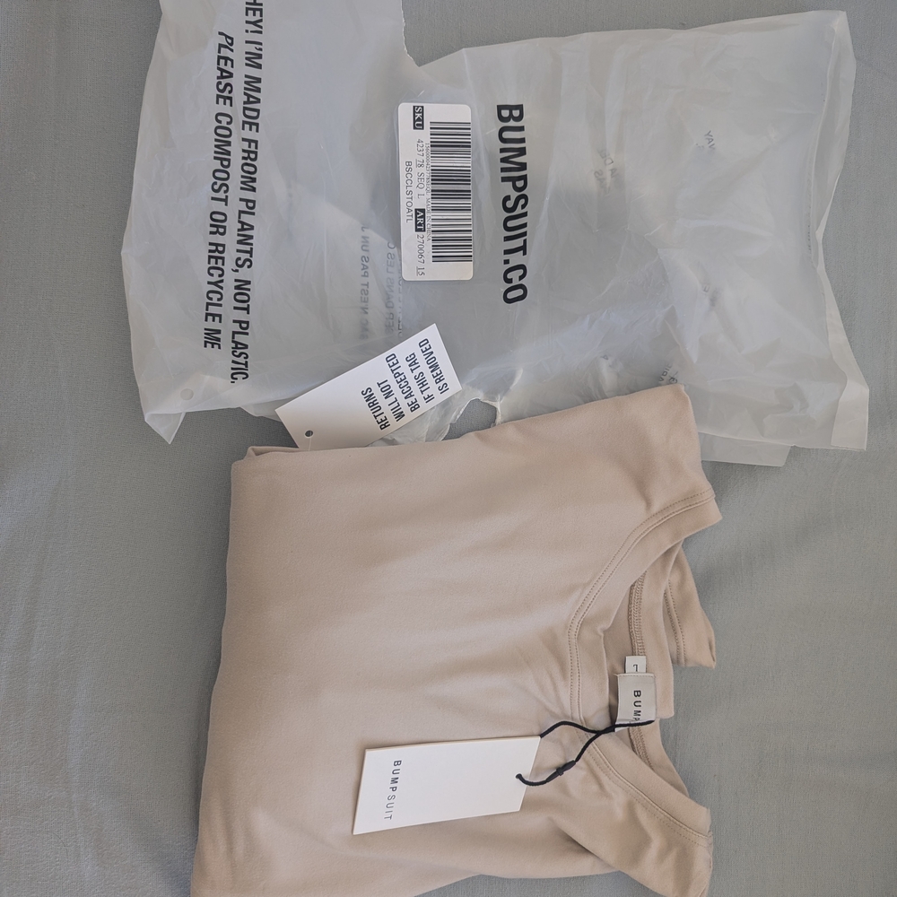 Elegant Beige Long Sleeve Crop Top - Picture 3 of 3